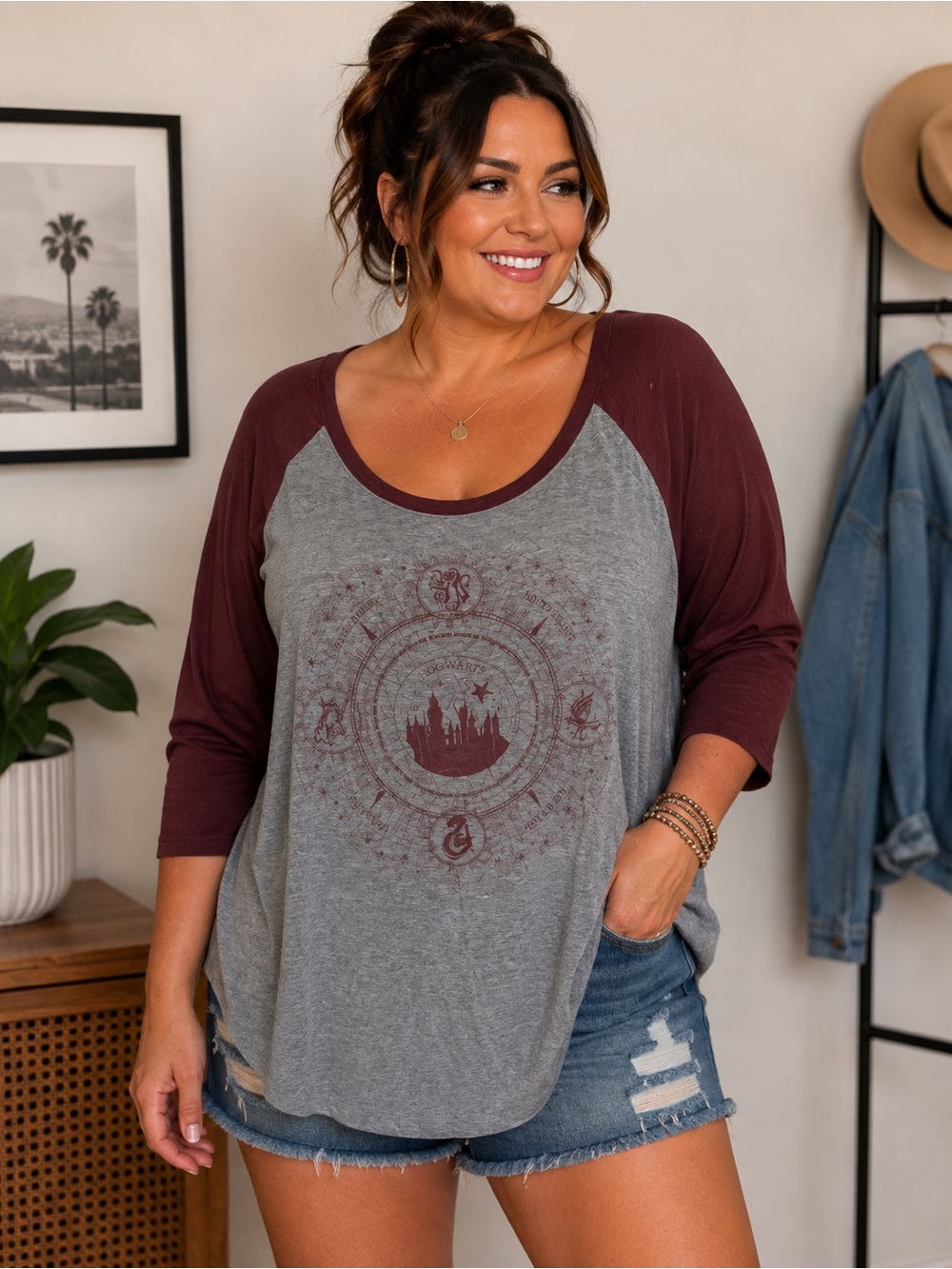 Torrid Harry Potter Hogwarts Graphic Raglan Tee – Size 1 (Women’s 1X / 14–16)